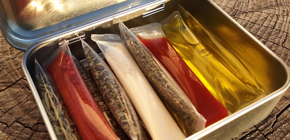 DIY Survival Drinking Straw Containers